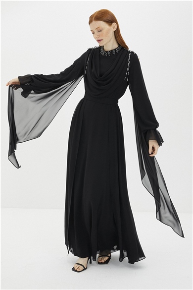 Yaka İşleme Detaylı Uzun Siyah Elbise